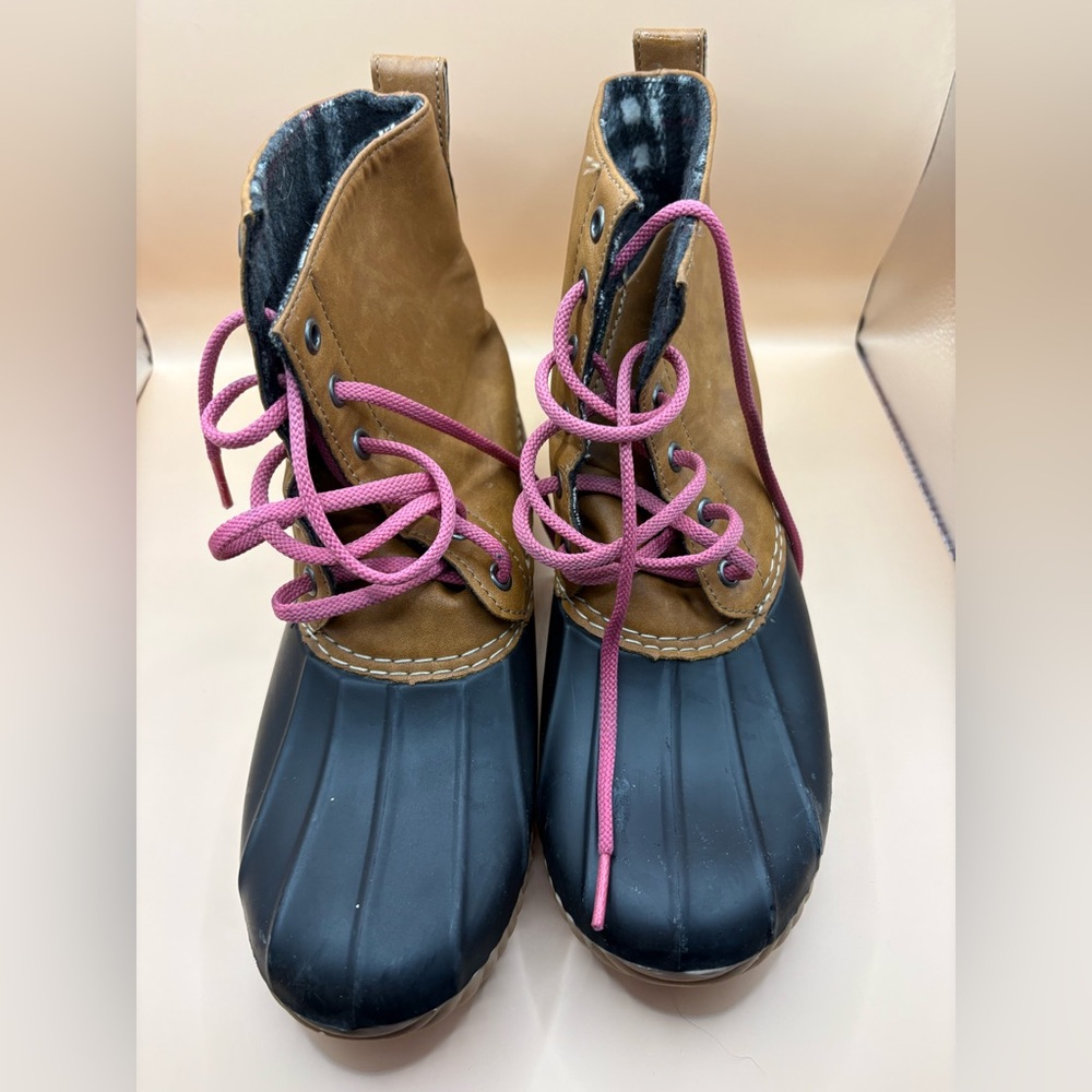 Report Duck Billed Boots (Size 7.5)